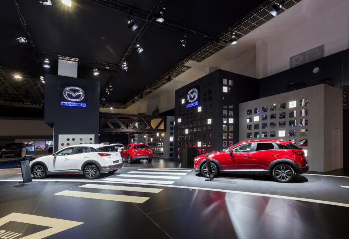 Interieur standenbouw Autosalon 2016 Brussel Mazda 3