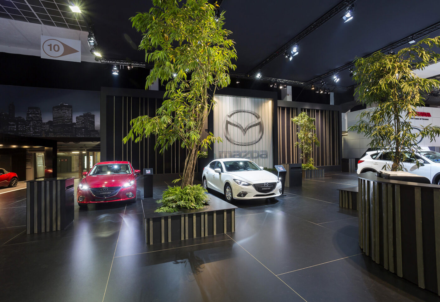 Interieur standenbouw Autosalon 2016 Brussel Mazda 4